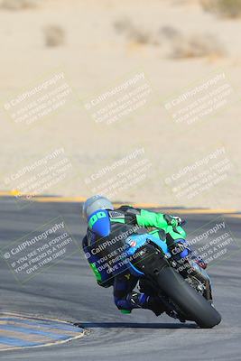 media/Dec-05-2024-Racers Edge (Thu) [[e102e0690b]]/3-B Group/Session 1 Turn 8 Backside/